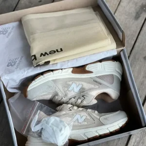 New Balance Retro Abzorb Bege