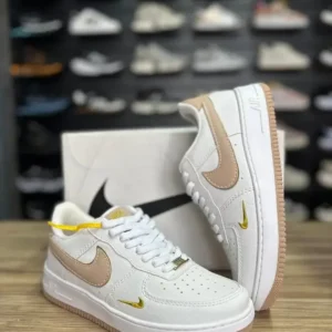 Nike Air Force Logan Amendoa